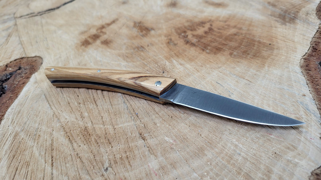 Le Thiers par le Fidèle - Bois d’Olivier - Ressort Guilloché - Lame 8cm - Coutellerie Marcin