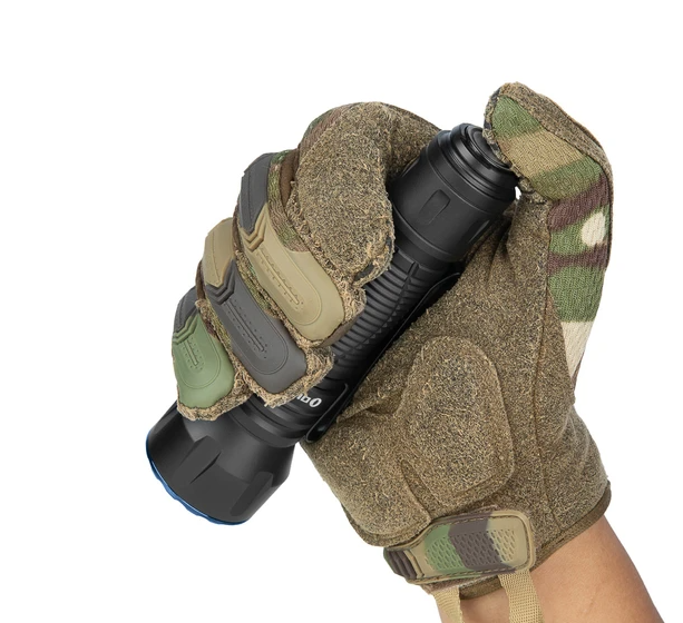 Olight Javelot Lampe torche puissante militaire 1350 Lumens - Coutellerie Marcin