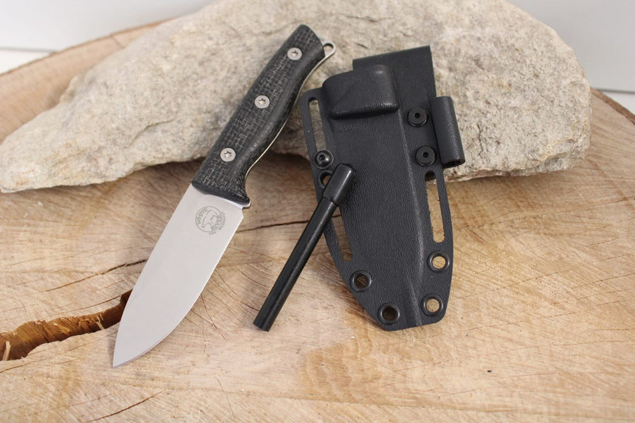 White River WRUR35-BBL Couteau fixe Ursus Cub Black Micarta Magnacut - Coutellerie Marcin