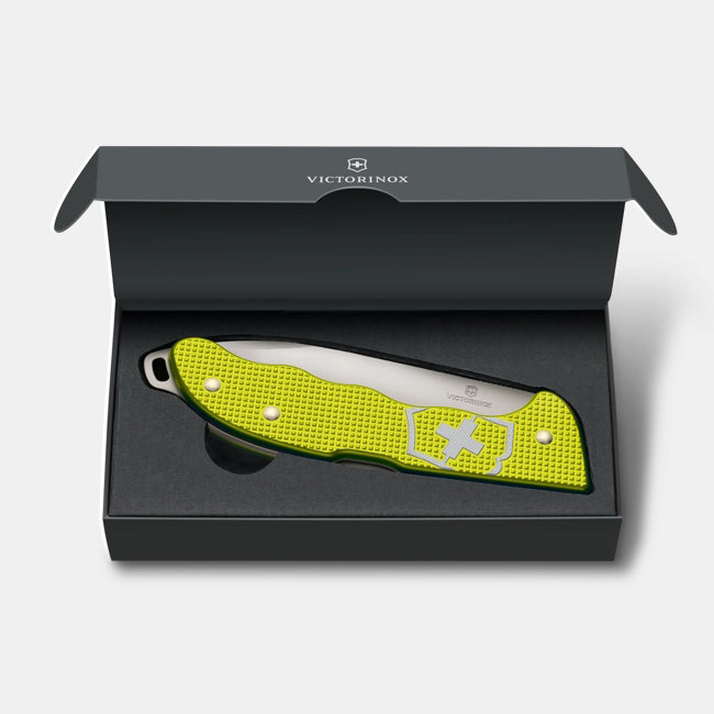 Victorinox Hunter Pro Alox Édition Limitée 2023 - Couteau de Poche Jaune Électrique