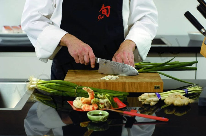Couteau Japonais Grand Santoku Kai DM-0717 ( DM0717 ) Shun Classic lame de 19 cm Damas -
