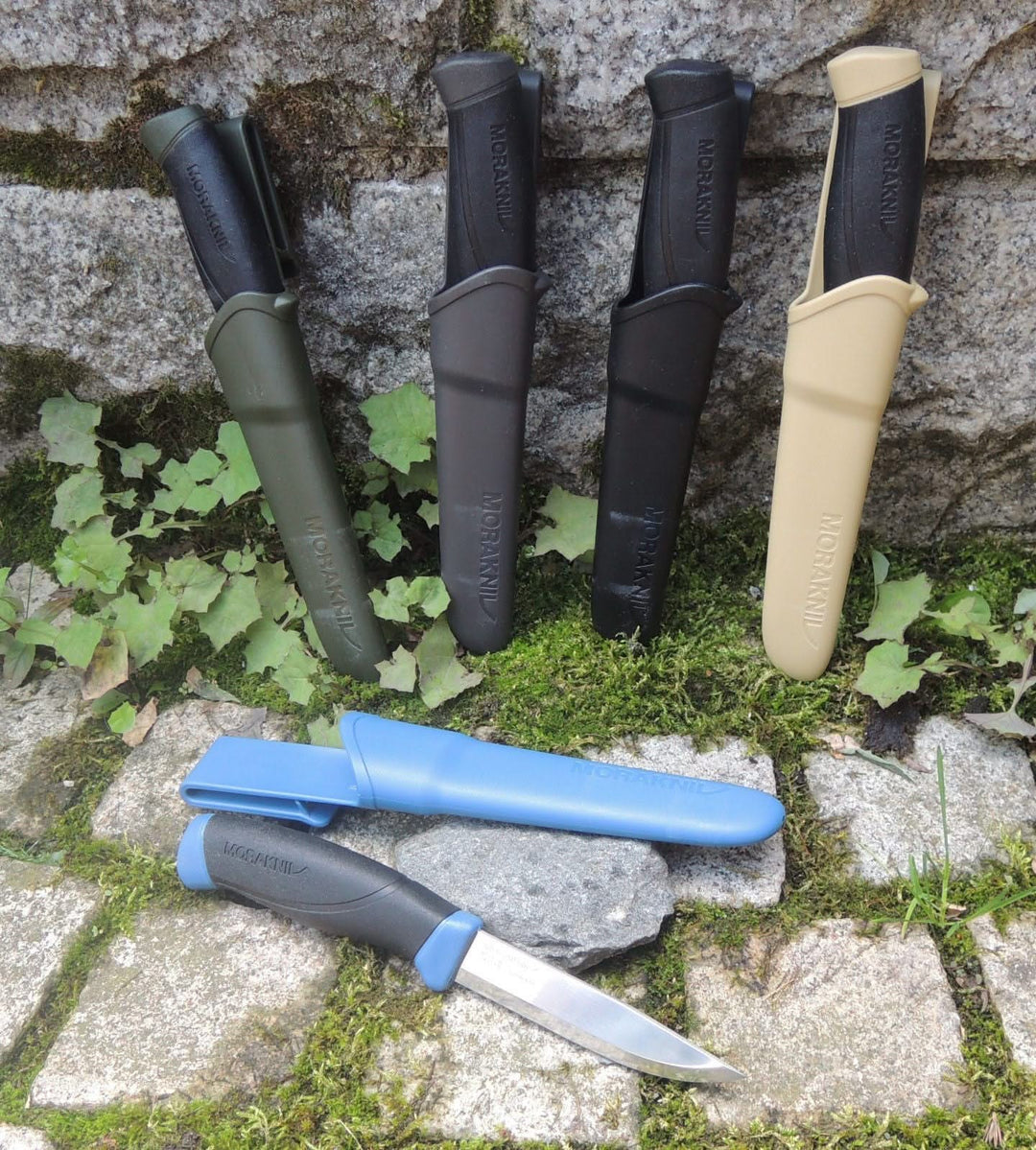 Pack 5x Mora Companion Inox Vert , Anthracite , Noir , Desert et Neavy blue -