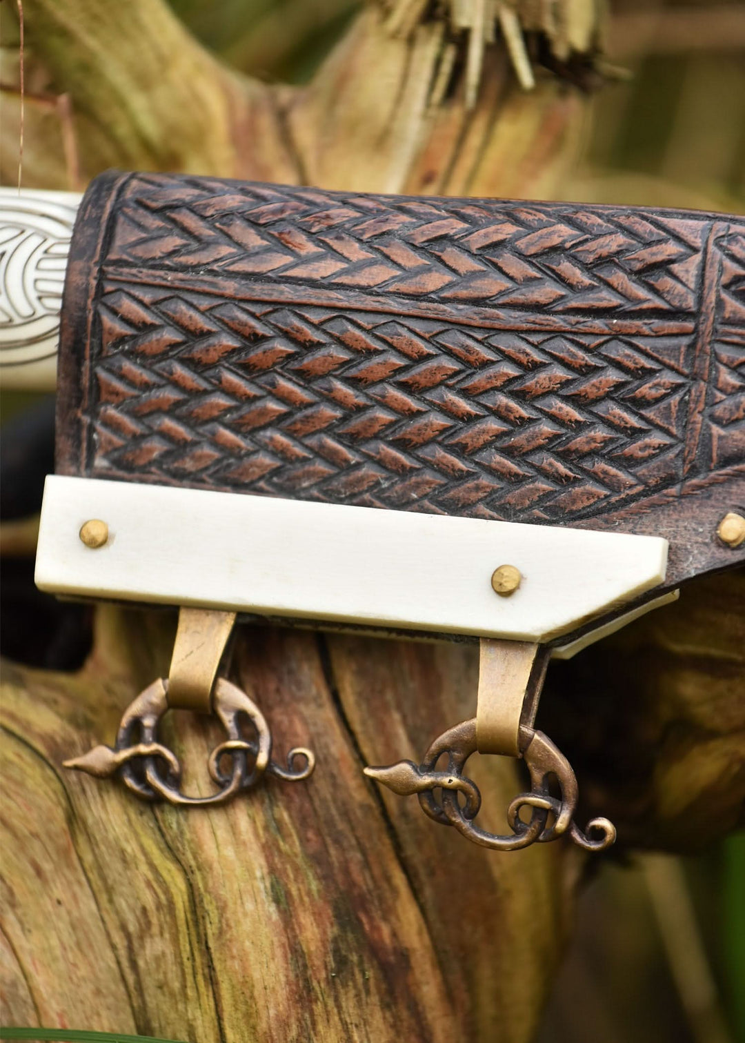 Petit couteau Viking Seax avec manche en os et laiton de style Borre. 9e/10e siècle -