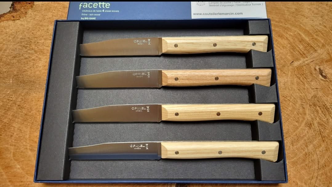 Opinel Set de 4 couteaux de table , Facette bois de frêne -