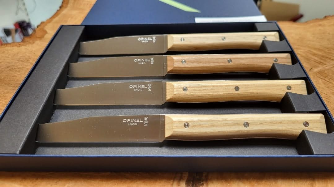 Opinel Set de 4 couteaux de table , Facette bois de frêne -
