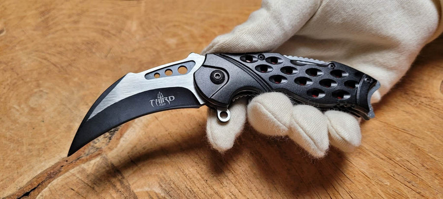Third Couteau de poche Karambit -