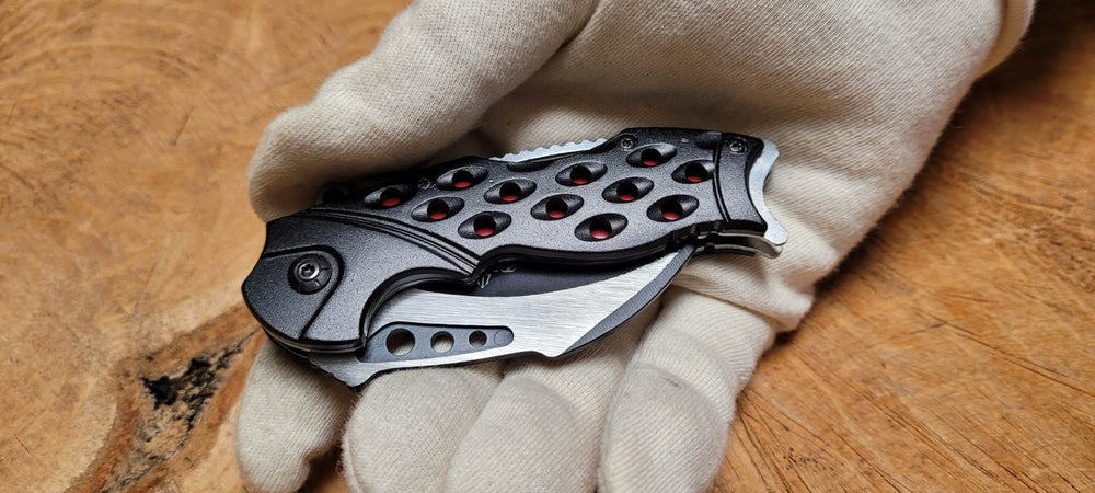 Third Couteau de poche Karambit -