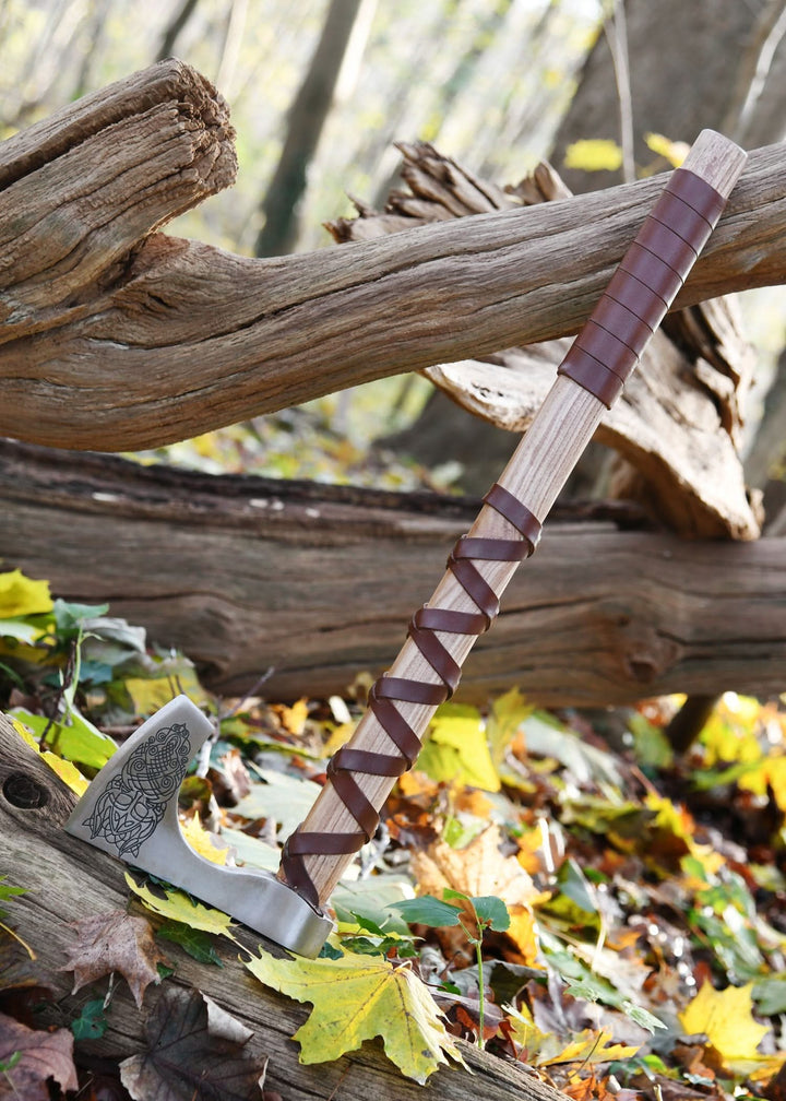 Hache viking en acier moulé, type C, avec gravure et gainage de cuir -