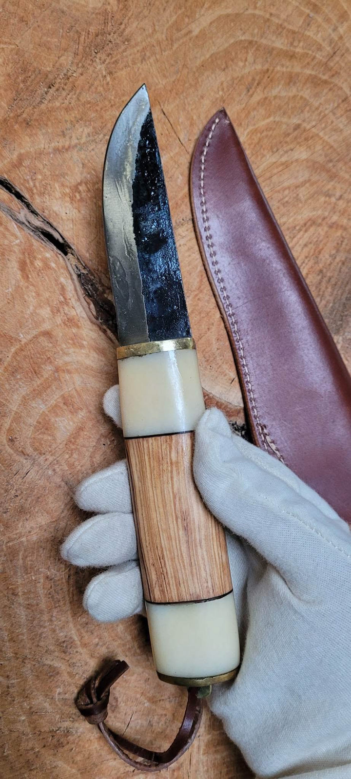 Couteau fixe avec manche en bois et os -