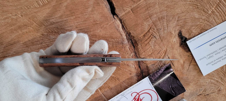 1515 Manu Laplace avec un manche en bois de Thuya -