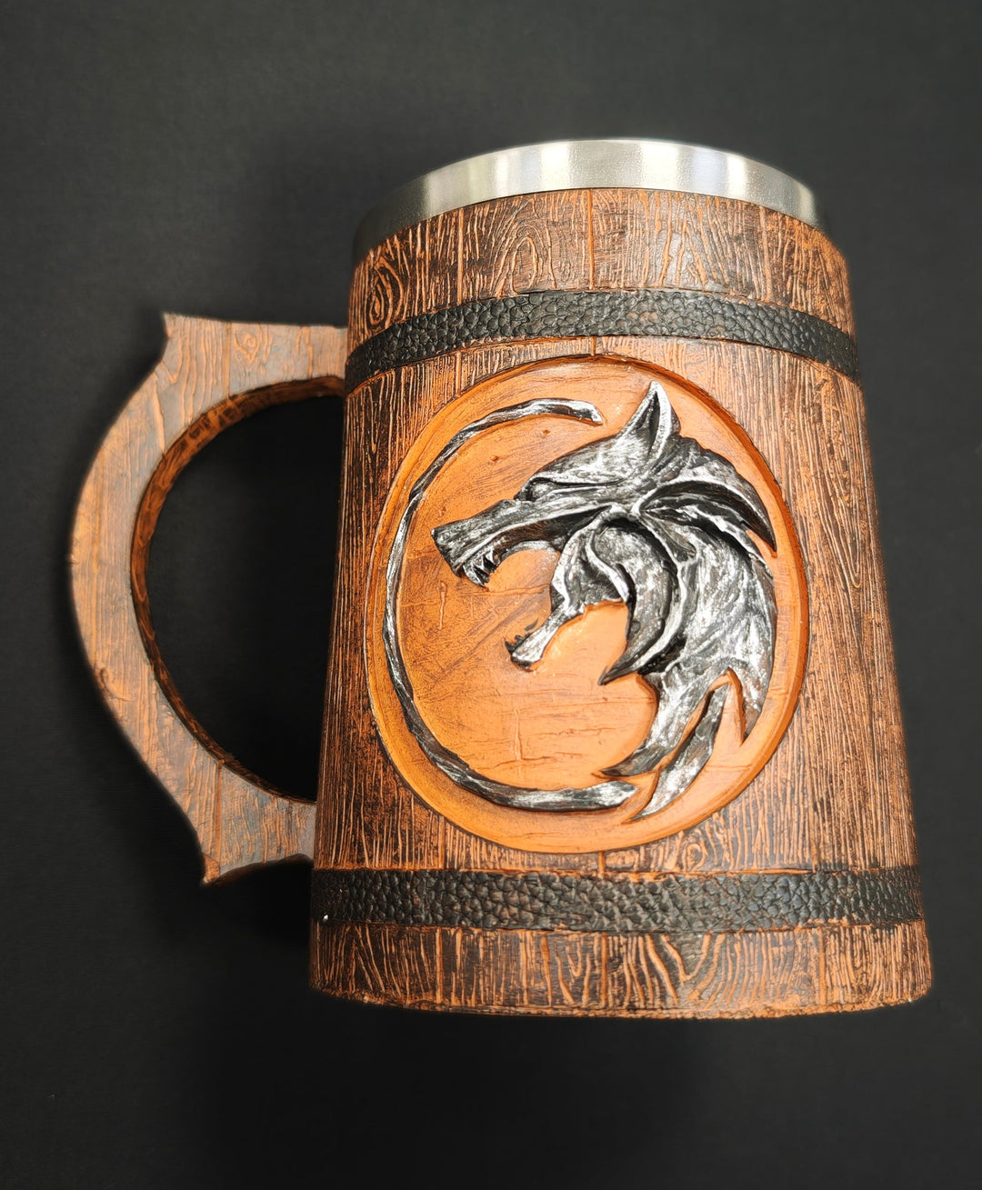 Tasse « Wolf Medallion » The Witcher : construction en résine froide & acier inoxydable