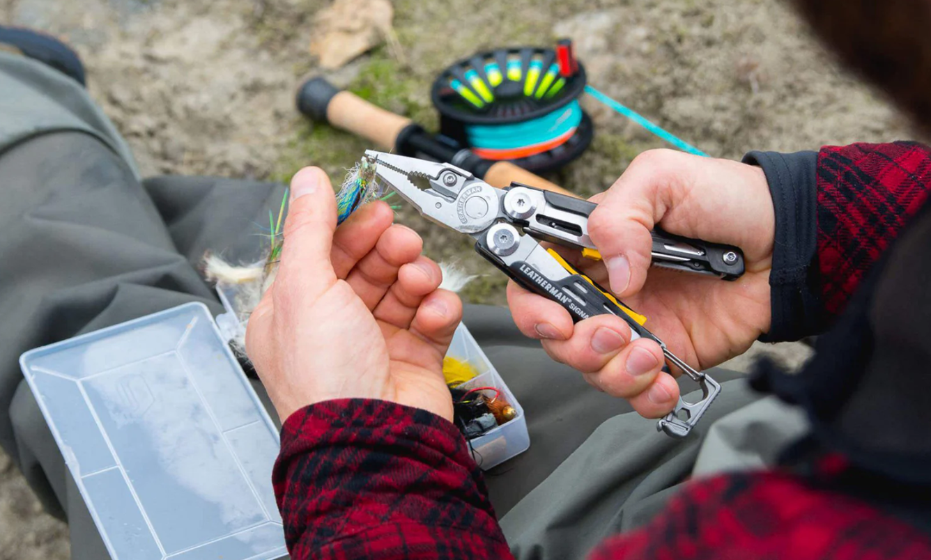 832265 – Leatherman Signal multitool 19 fonctions acier 420HC outdoor Argent et noir