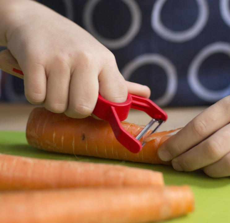 Opinel Le petit Chef éplucheur - couleur rouge