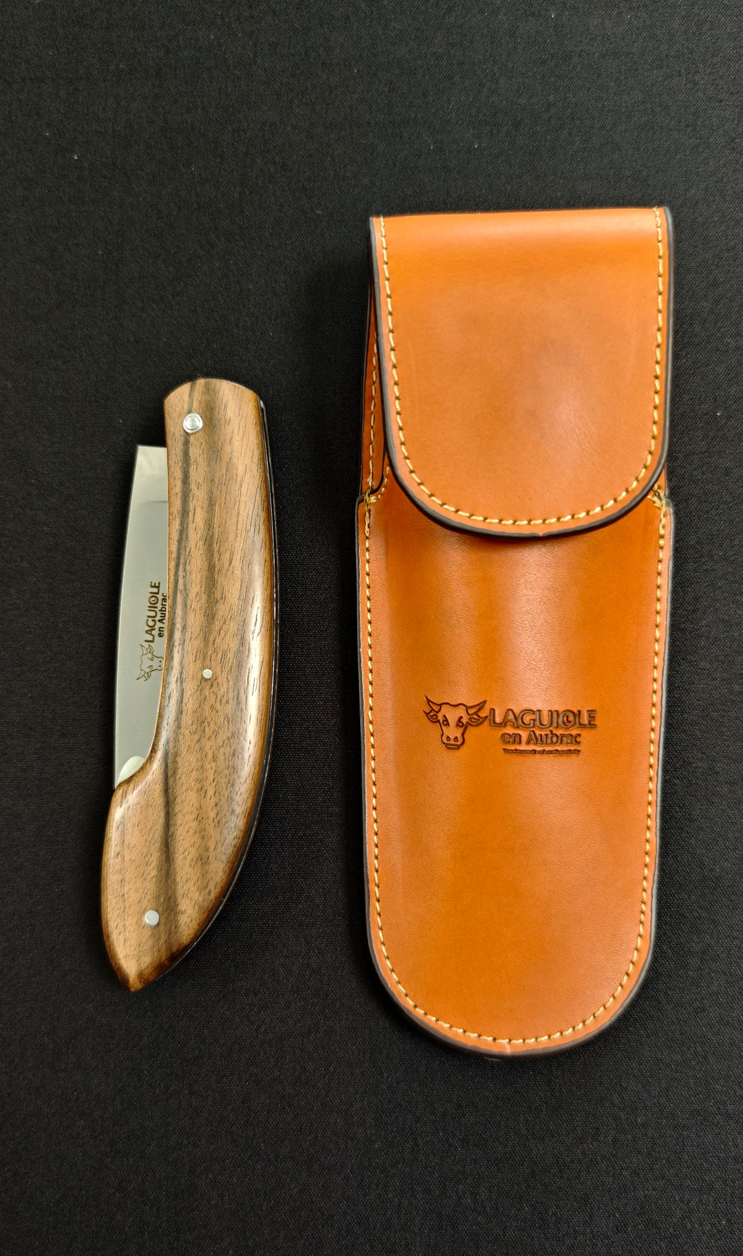 L0513VNOET Couteau pliant de chasse Couteau pliant + étui 