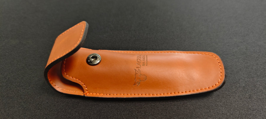 Laguiole en Aubrac étui cuir marron Coutellerie Marcin Et fils SRL 