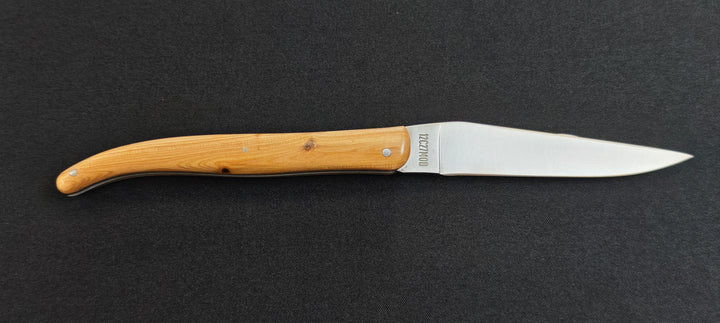 Laguiole en Aubrac Couteau pliant manche en genèvrier Coutellerie Marcin Et fils SRL 