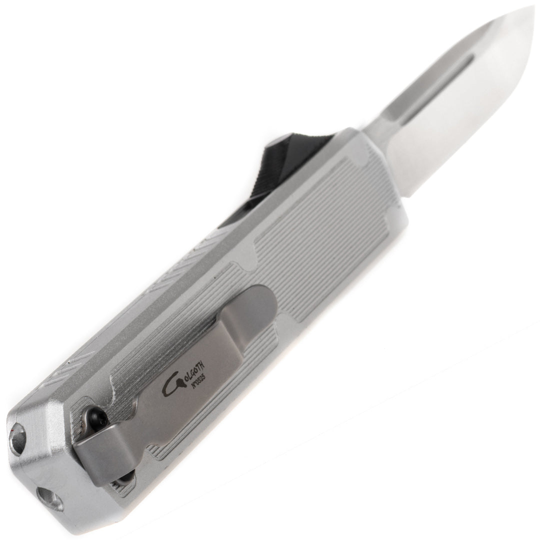 Golgoth G11C6 Silber. Messer aus D2-Stahl, Klinge aus silbernem Aluminium und Griff aus Kohlefaser