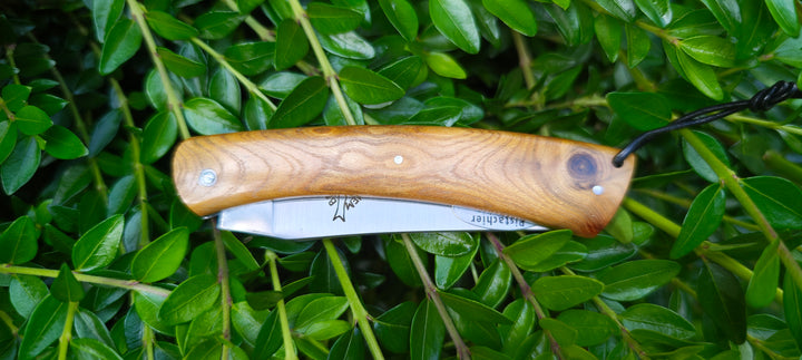 Laguiole en Aubrac - Couteau pliant Camembert - Plein manche en pistachier
