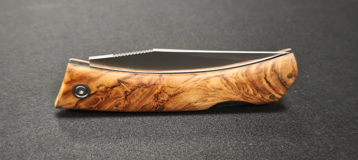 Couteau de poche Muela ZX-8OL — Acier MoVa & manche en olivier