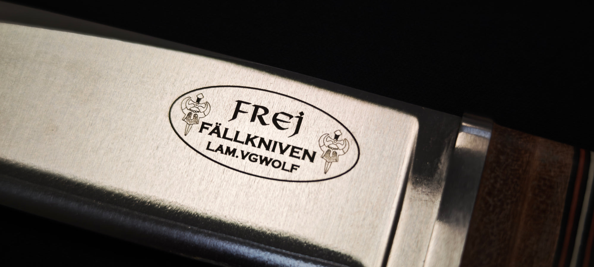 Fällkniven NL4L Frej – manche en cuir