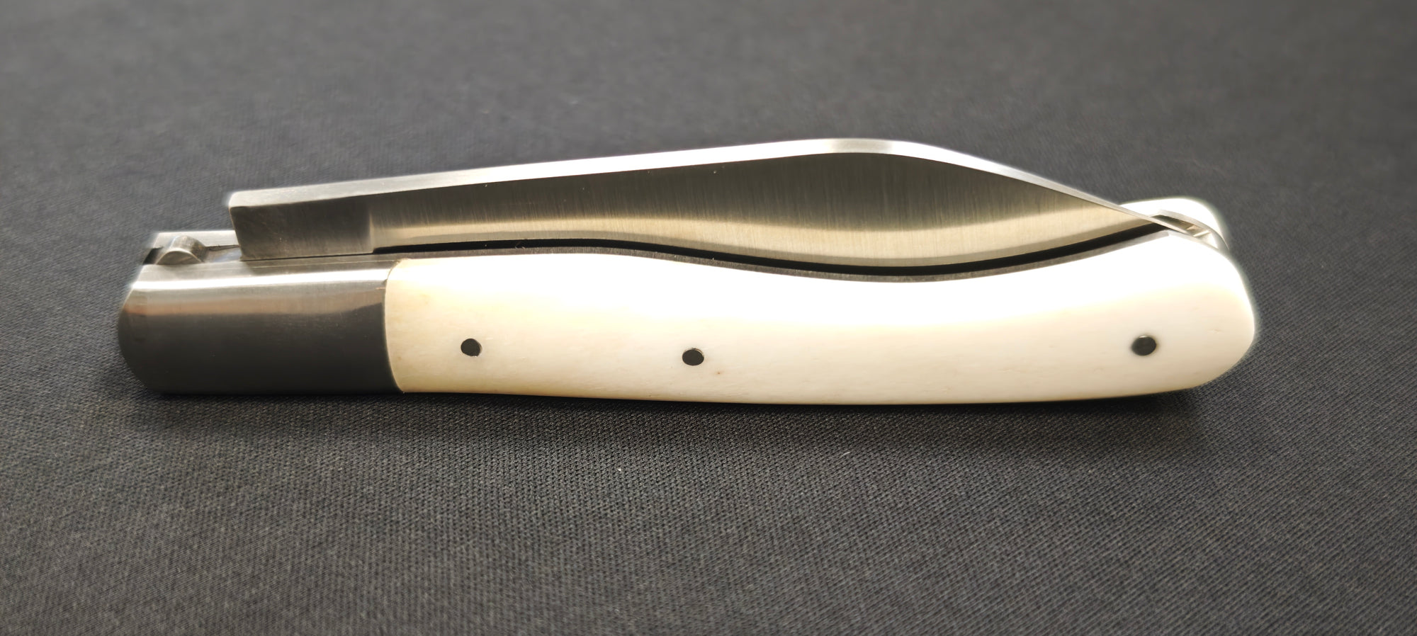 L'Aurillac par le Fidèle - Couteau pliant de poche manche en os véritable - Réf : AUOS