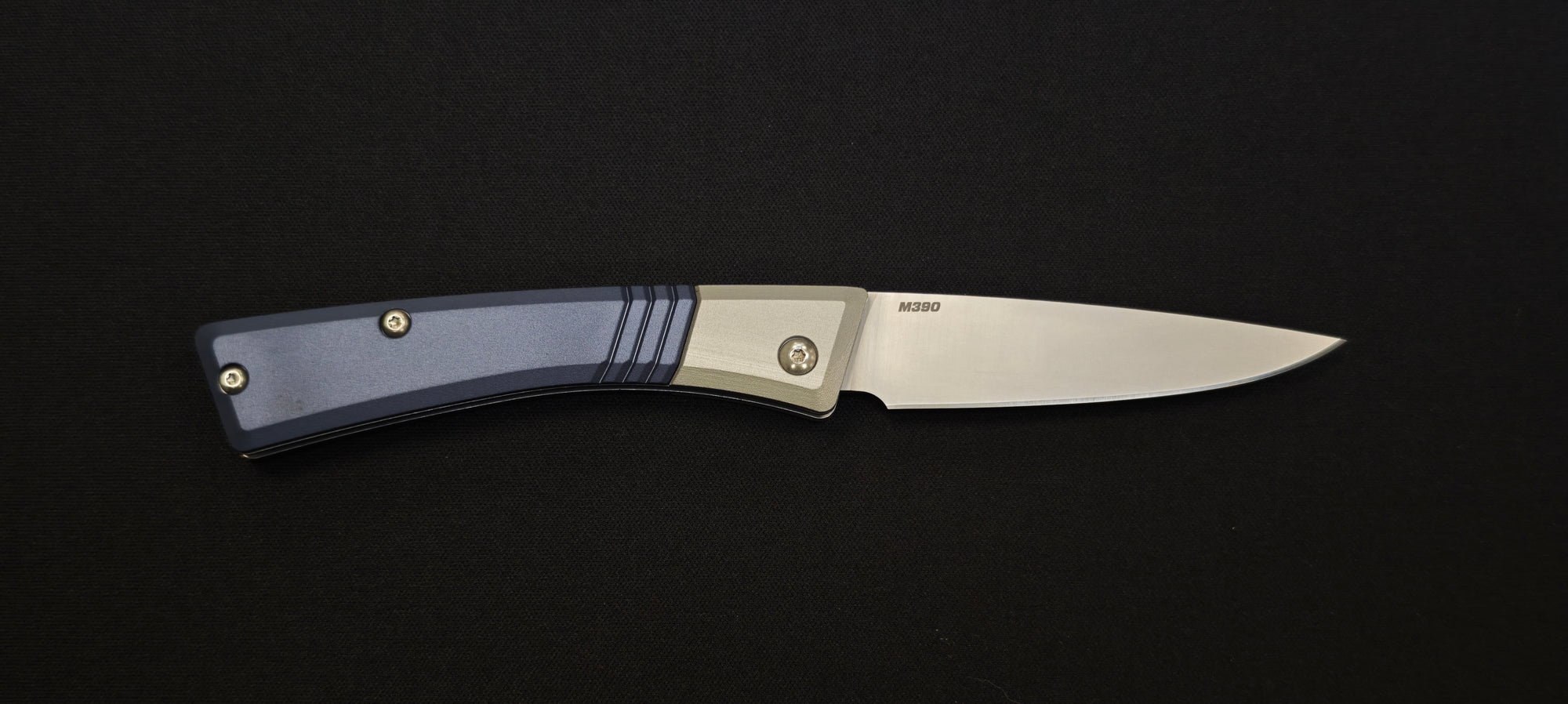 Benchmade Successor 315 – Couteau pliant M390 Ash Gray / Crater Blue