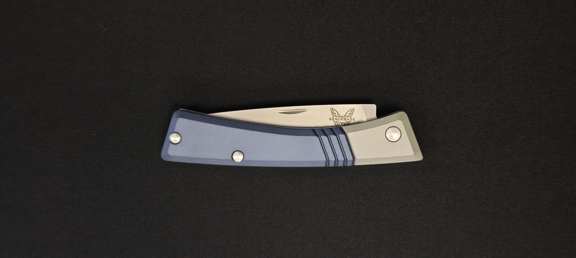 Benchmade Successor 315 – Couteau pliant M390 Ash Gray / Crater Blue