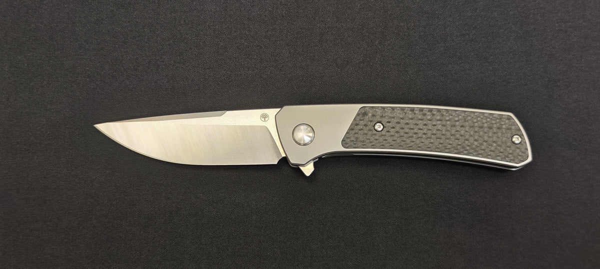 Couteau pliant Böker avec lame CPM MagnaCut de 8,4 cm.