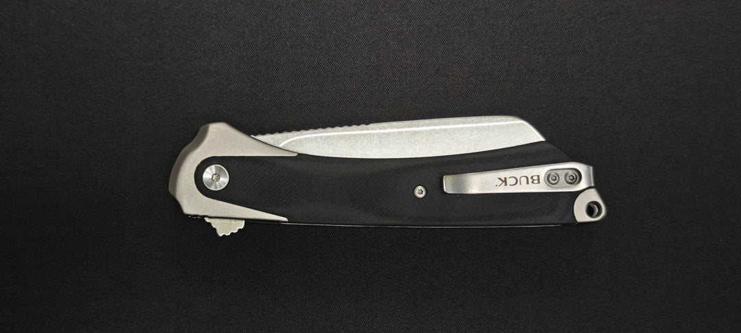 Détail de la lame D2 stonewash du Buck HiLine XL.