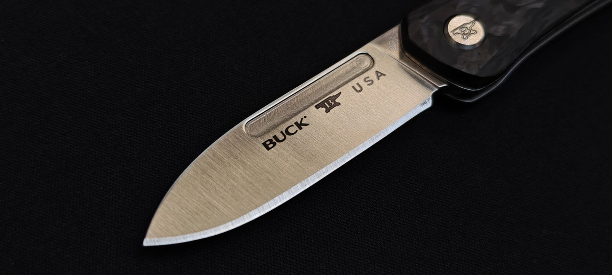 Couteau pliant Buck Saunter avec lame Drop Point satinée.