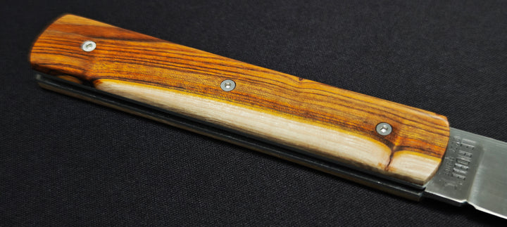 Vue ouverte du couteau artisanal français Le Fidèle 20/20 VVPI.