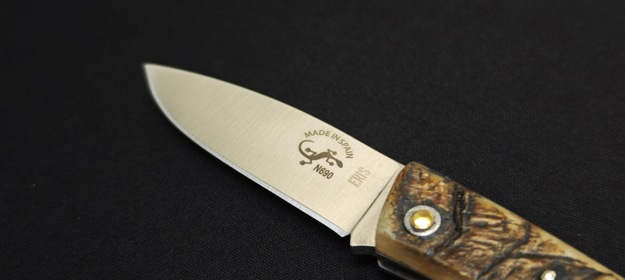 Couteau traditionnel Salamandra corne brute