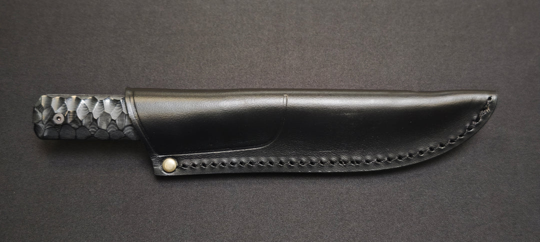 Baby Wild Wildsteer manche Micarta noir toxifié avec lame noire et étui en cuir noir