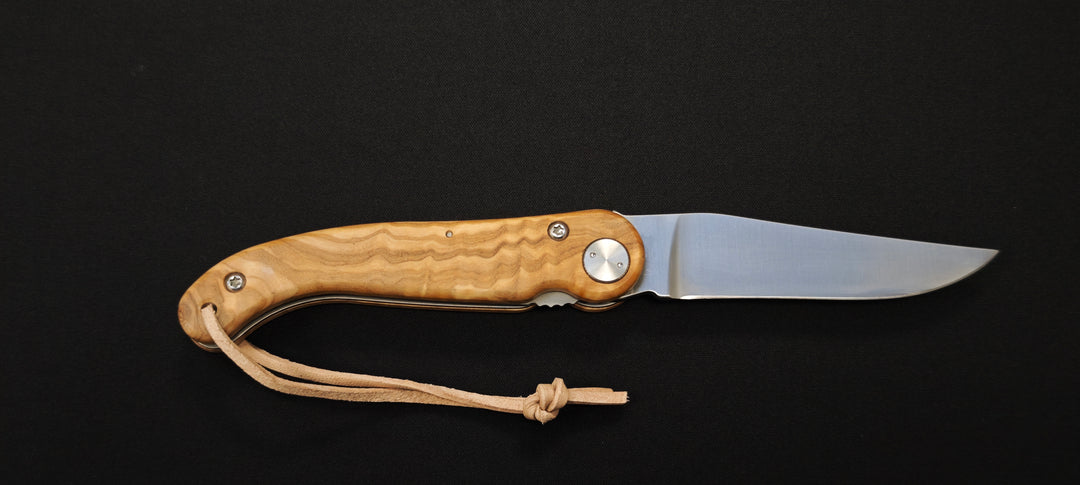Couteau pliable Baroudeur Laguiole – Manche Bois d’Olivier , Lame Acier inoxydable