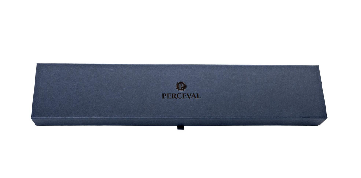 Couteau de cuisine artisanal fabriqué par l’Atelier Perceval à Thiers.