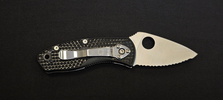 Spyderco C148SBK Ambitious Lightweight Couteau de poche dentelé noir