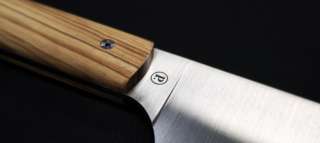 Perceval - Couteau de Cuisine demi chef 15 cm "éminceur" - manche en olivier | 947