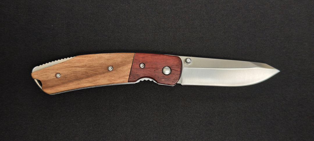 Vue ouverte du couteau pliant JKR0789.