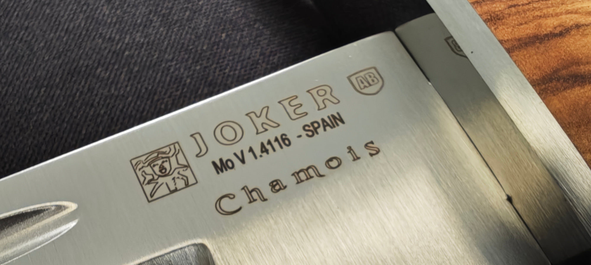 Joker Chamois CO-32 à lame fixe en acier inoxydable Molybdène Vanadium 1.4116.