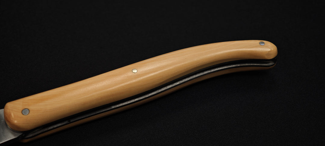 Couteau pliant Laguiole en Aubrac " Le Randonneur " - manche en buis - Réf. L051L