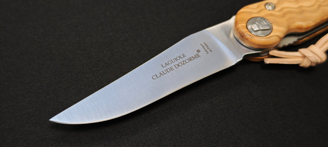 Couteau pliable Baroudeur Laguiole – Manche Bois d’Olivier , Lame Acier inoxydable
