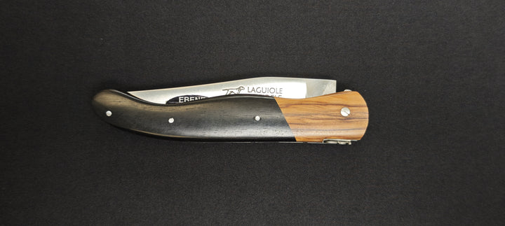 Couteau Laguiole avec insert en bois de genévrier naturel