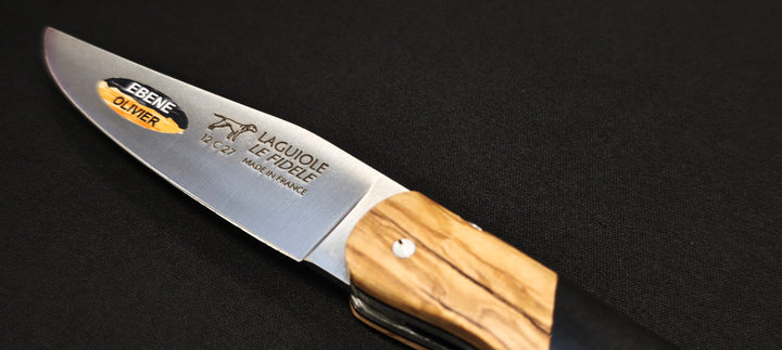 Couteau de Chasse Laguiole en Bois d’Ébène et Olivier – Lame Acier Inoxydable