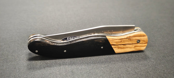 Couteau de Chasse Laguiole en Bois d’Ébène et Olivier – Lame Acier Inoxydable