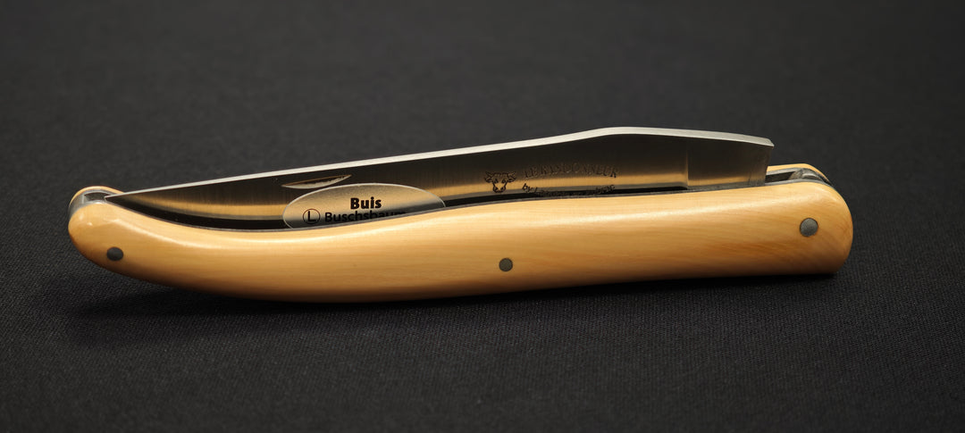 Couteau pliant Laguiole en Aubrac " Le Randonneur " - manche en buis - Réf. L051L