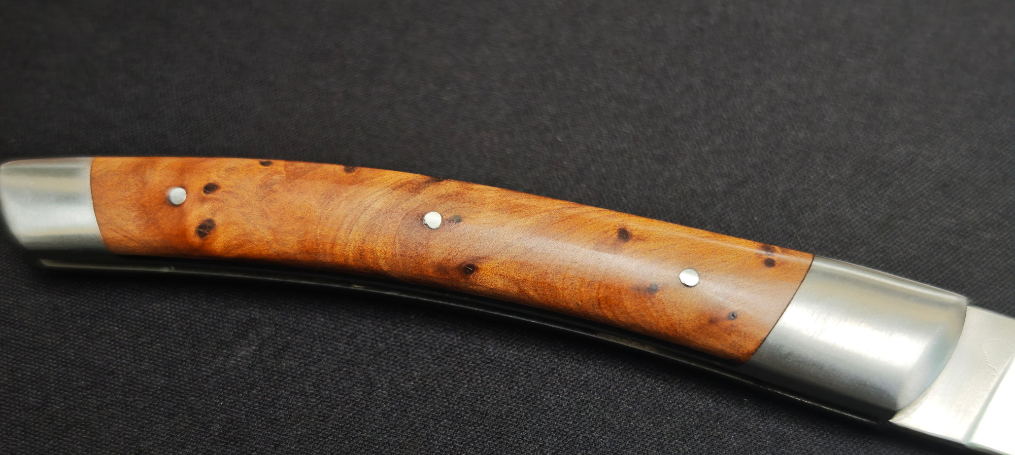 Deux mitres inox du couteau Le Thiers