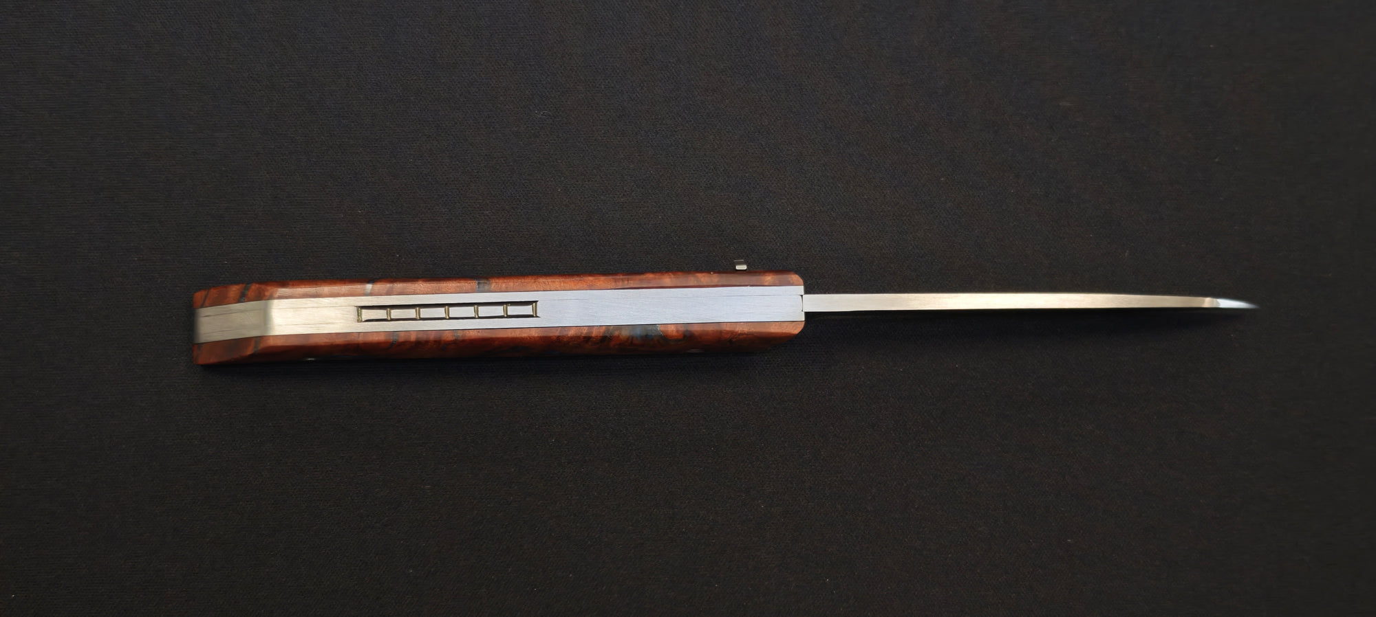 Le Klic JP Hontanx – Couteau pliant - Manche Loupe de Jarrah – Lame inox 12C27N