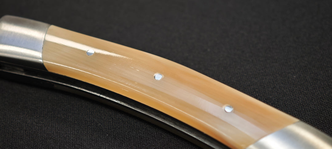 Couteau pliant Le Thiers par le Fidèle - Manche en pointe de corne véritable avec tire bouchon