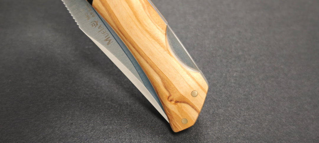 Couteau de poche Muela ZX-8OL — Acier MoVa & manche en olivier