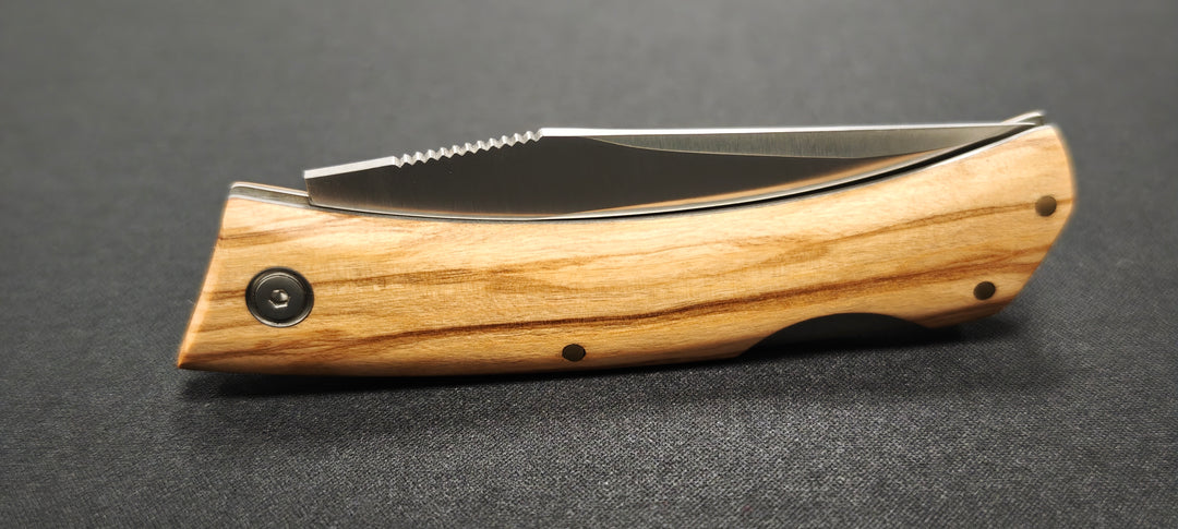 Couteau de poche Muela ZX-8OL — Acier MoVa & manche en olivier